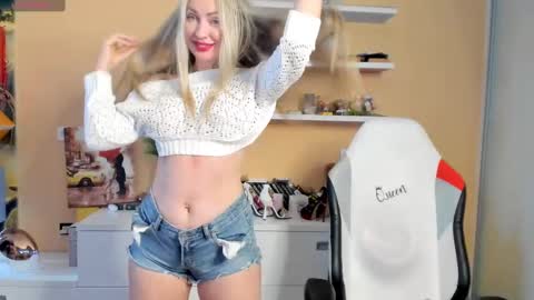 Snapshot of veola_new chatting on March 12, 2025, 6:29 am Violetta online show from March 12, 2025, 6:29 am