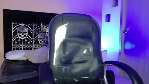vergil_noir online show from June 6, 2026, 5:23 am