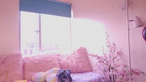vero_bloomx online show from July 15, 2026, 12:10 pm
