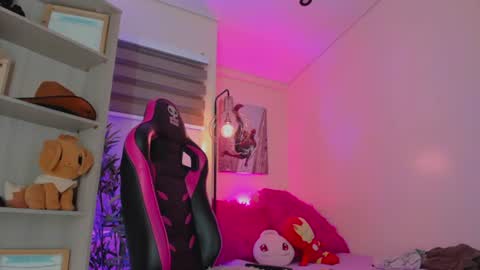 vero_bloomx online show from July 16, 2026, 12:22 pm
