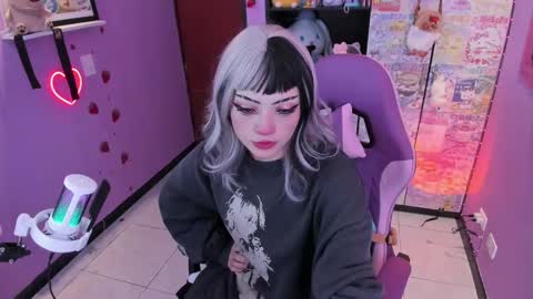     online show from October 2, 2025, 11:34 pm