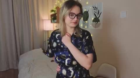 Veronica online show from October 30, 2025, 3:19 am