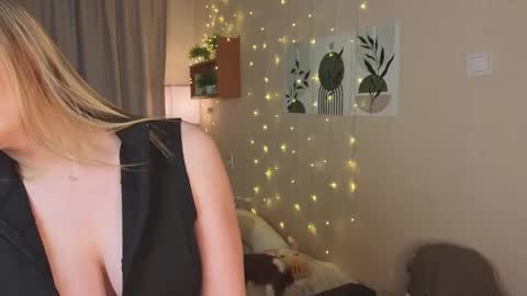 Veronica online show from November 14, 2025, 12:26 pm