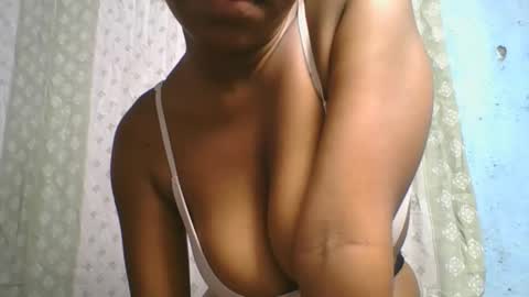 Snapshot of verolla31 chatting on October 1, 2025, 7:31 pm verolla31 online show from October 1, 2025, 7:31 pm