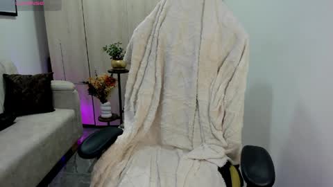 Catalina online show from April 1, 2026, 2:45 am