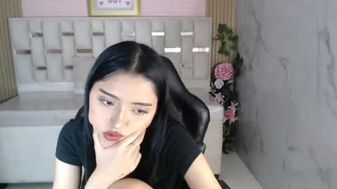 veronicaa_s online show from April 16, 2026, 8:31 pm