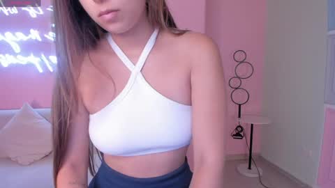 Snapshot of veronicablue1 chatting on May 27, 2026, 9:28 am Vero online show from May 27, 2026, 9:28 am