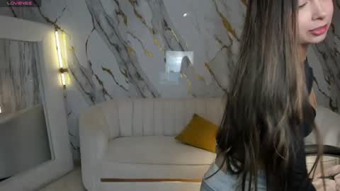 Snapshot of veronicablue1 chatting on June 21, 2026, 10:07 am Vero online show from June 21, 2026, 10:07 am