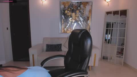 Vero online show from January 11, 2025, 2:52 am