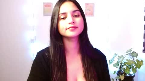 VeronicaFire online show from November 21, 2025, 2:43 am