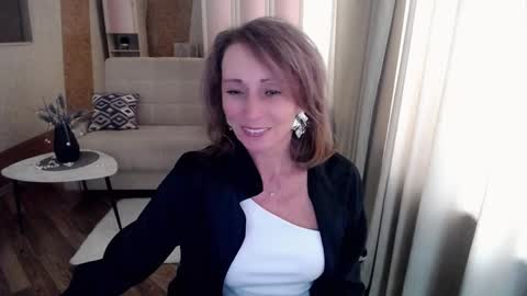 Helen online show from February 18, 2025, 9:21 am
