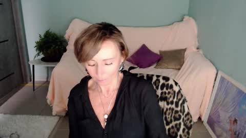 Helen online show from March 5, 2025, 12:11 pm