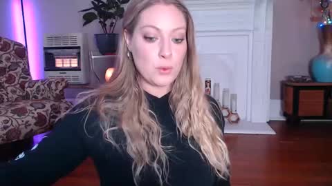 Veronica Weston online show from January 9, 2025, 4:28 pm