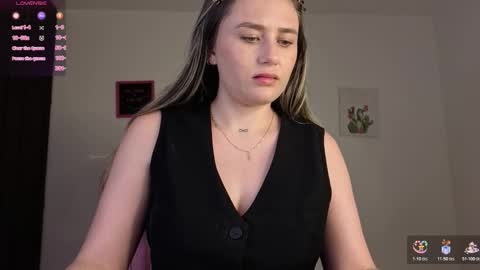 Vero online show from December 14, 2025, 3:01 am