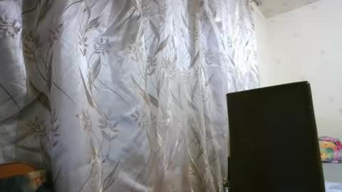 veronika_xi online show from November 10, 2025, 7:18 am