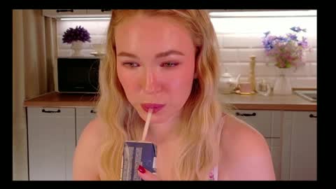 Snapshot of veronikamitchel chatting on November 13, 2025, 5:34 pm Veronika online show from November 13, 2025, 5:34 pm