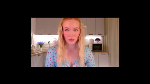 Snapshot of veronikamitchel chatting on November 15, 2025, 2:35 pm Veronika online show from November 15, 2025, 2:35 pm