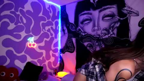 Snapshot of verosmit1 chatting on August 8, 2026, 2:36 am online show from August 8, 2026, 2:36 am
