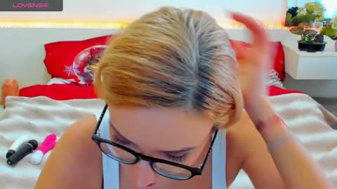 VerraSweet4u online show from March 9, 2025, 9:46 am