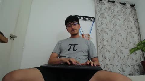 versatileguuy online show from October 17, 2025, 1:42 am