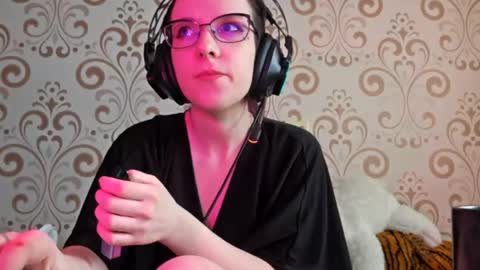 versieskains online show from March 23, 2026, 9:35 am