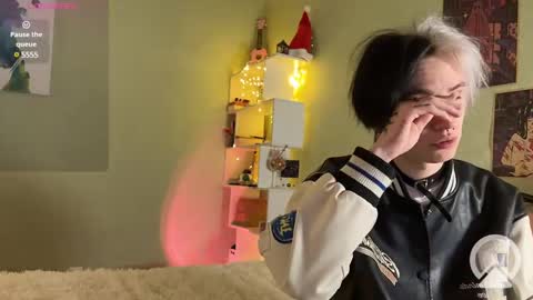 veryraretwins online show from February 5, 2025, 8:46 pm