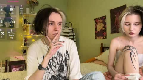 veryraretwins online show from September 17, 2025, 6:15 am