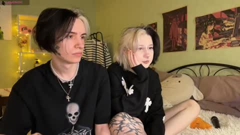 veryraretwins online show from October 8, 2025, 7:55 pm