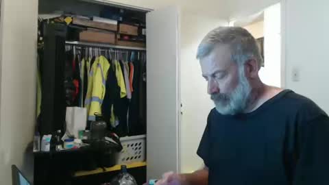 hairy man online show from October 16, 2025, 12:00 am