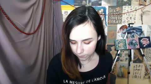 veryveryvery_shy online show from December 23, 2024, 9:49 am