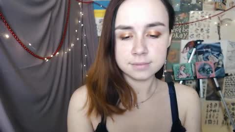 veryveryvery_shy online show from December 28, 2024, 9:42 am