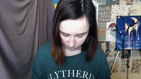 veryveryvery_shy online show from February 18, 2025, 10:38 am