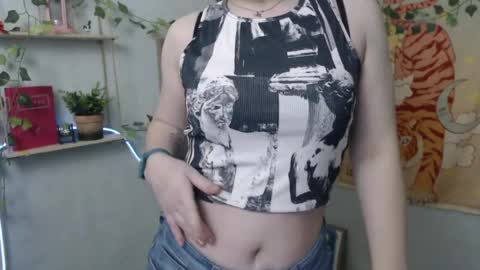 Snapshot of veryveryvery_shy chatting on May 1, 2026, 5:45 am veryveryvery_shy online show from May 1, 2026, 5:45 am