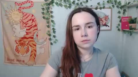 Snapshot of veryveryvery_shy chatting on June 17, 2026, 5:43 am veryveryvery_shy online show from June 17, 2026, 5:43 am