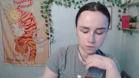 Snapshot of veryveryvery_shy chatting on July 2, 2026, 5:35 am veryveryvery_shy online show from July 2, 2026, 5:35 am