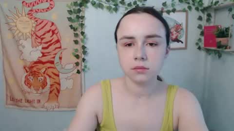 Snapshot of veryveryvery_shy chatting on July 10, 2026, 5:56 am veryveryvery_shy online show from July 10, 2026, 5:56 am