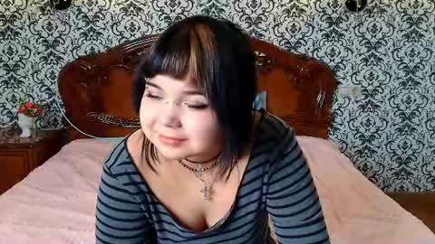 vesper_lynn online show from August 9, 2026, 1:16 pm