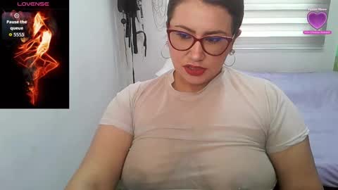 Vesper Vixen online show from September 18, 2025, 1:57 pm