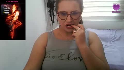 Vesper Vixen online show from September 19, 2025, 2:07 pm