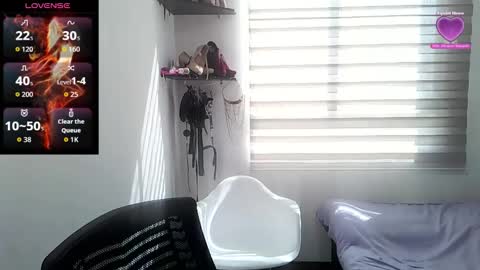 Vesper Vixen online show from September 22, 2025, 1:24 pm