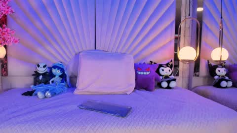 Vesper Velvet  online show from April 1, 2026, 4:35 am