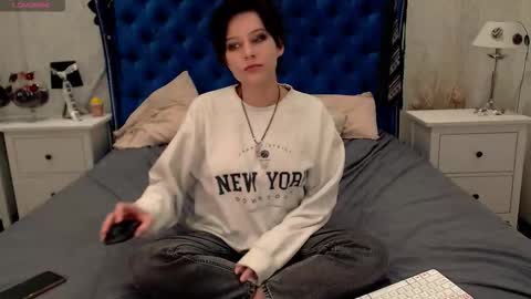 Via online show from December 17, 2025, 8:04 pm