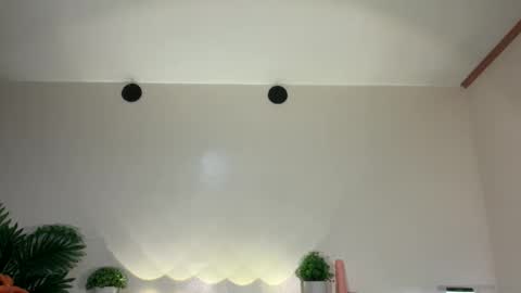 via_olala online show from October 22, 2025, 7:35 pm