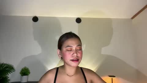 via_olala online show from November 5, 2025, 6:08 pm