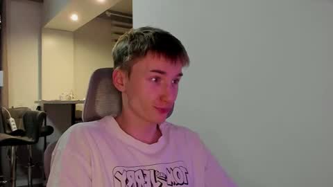 vibemygirl online show from February 11, 2026, 12:43 pm