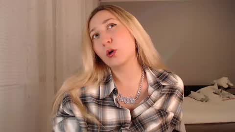 Amelia online show from January 21, 2025, 7:28 pm