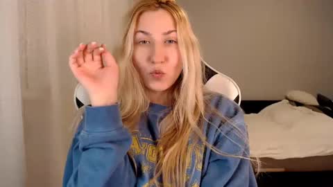 Amelia online show from February 24, 2025, 6:47 pm