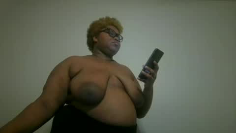 vickiryder56 online show from November 9, 2025, 2:37 pm