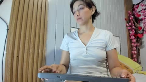 Vicky online show from March 5, 2025, 12:59 am