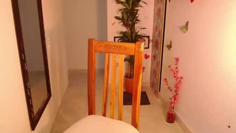 Vicky  online show from March 1, 2025, 7:15 pm